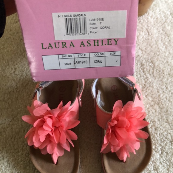 Brand new Laura Ashley toddler sandals size 7 - Picture 3 of 4